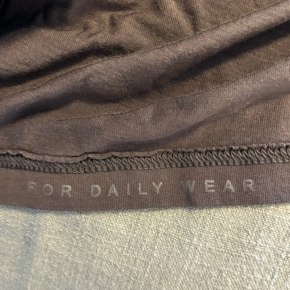 Mack Weldon Napoleon Gray V-Neck T-Shirt - size M​ - Picture 5 of 6